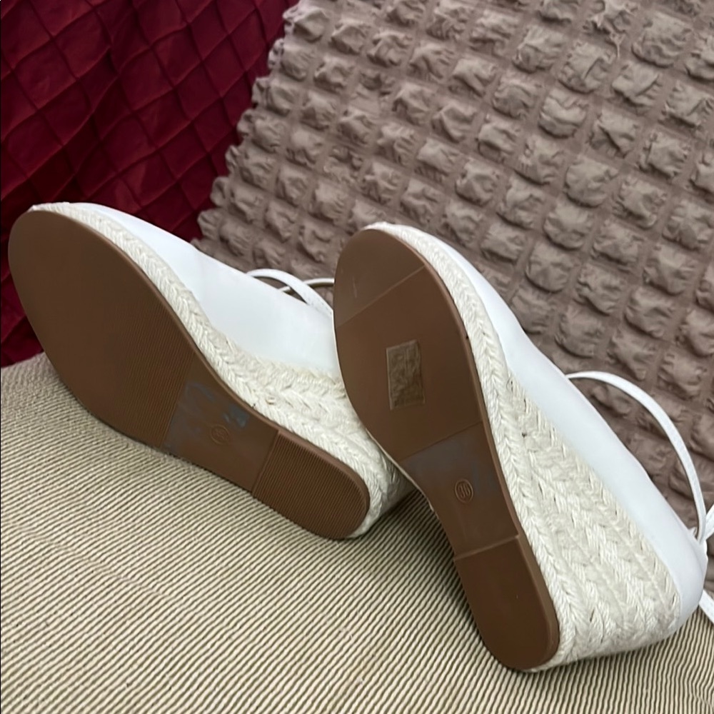 Women's White Espadrille Wedges.NWT - Picture 6 of 9